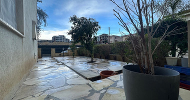 Detached five bedroom Villa with swimming pool for sale in Agios Athanasios-Limassol