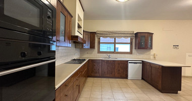 Detached five bedroom Villa with swimming pool for sale in Agios Athanasios-Limassol