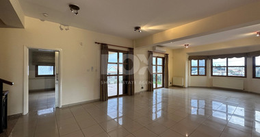 Detached five bedroom Villa with swimming pool for rent in Agios Athanasios