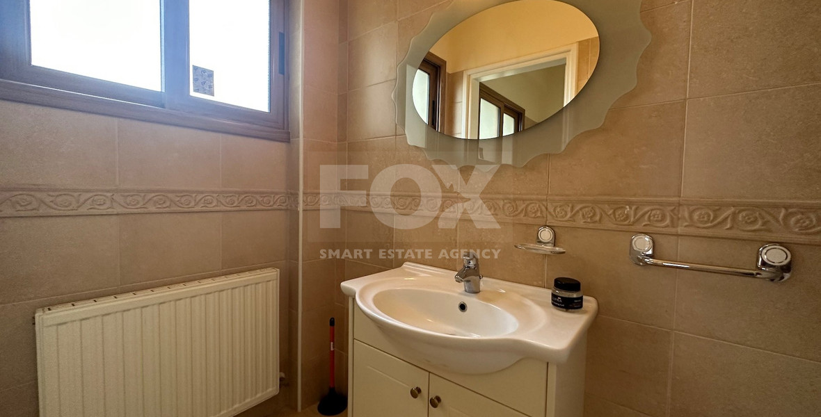 Detached five bedroom Villa with swimming pool for rent in Agios Athanasios