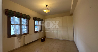 Detached five bedroom Villa with swimming pool for rent in Agios Athanasios