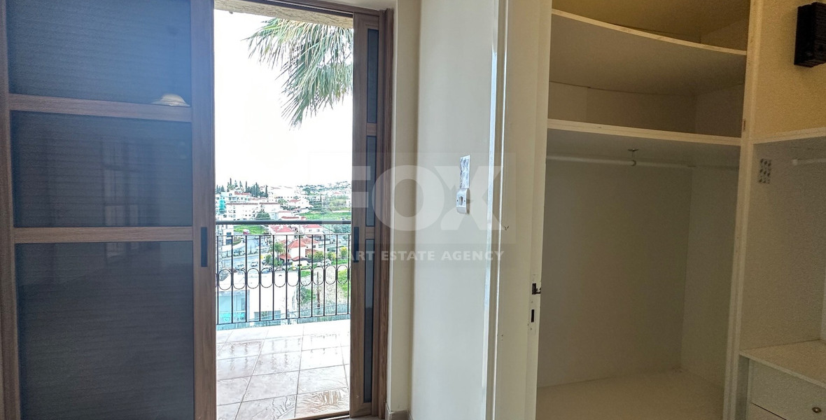 Detached five bedroom Villa with swimming pool for rent in Agios Athanasios