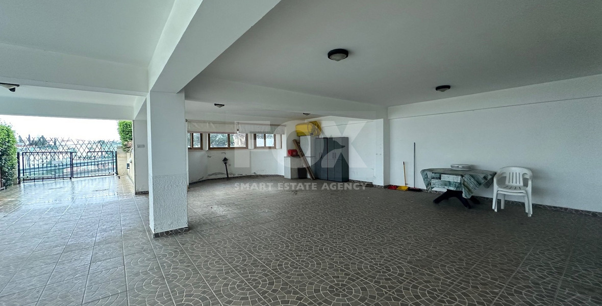 Detached five bedroom Villa with swimming pool for rent in Agios Athanasios