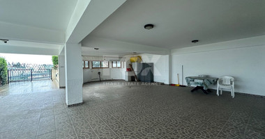 Detached five bedroom Villa with swimming pool for rent in Agios Athanasios