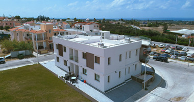Three bedroom apartment for sale  in Geroskipou with roof garden