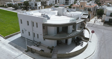 Three bedroom apartment for sale  in Geroskipou with roof garden