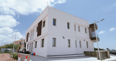 Three bedroom apartment for sale  in Geroskipou with roof garden