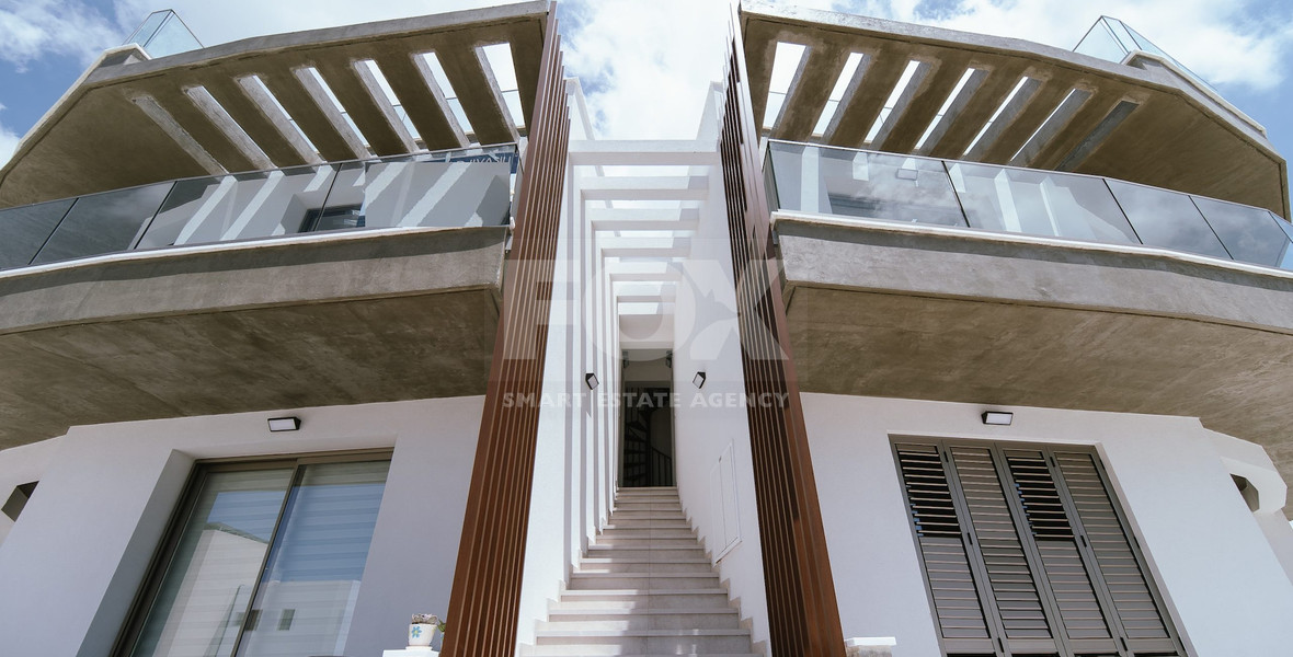 Three bedroom apartment for sale  in Geroskipou with roof garden