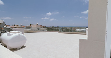 Three bedroom apartment for sale  in Geroskipou with roof garden