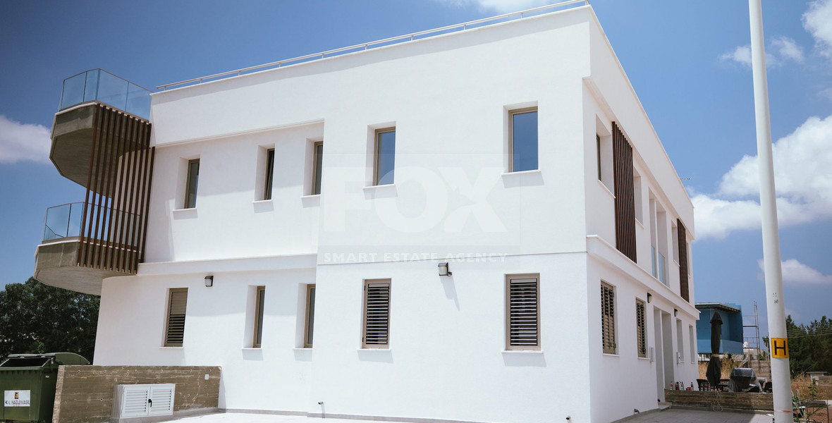 Three bedroom apartment for sale  in Geroskipou with roof garden