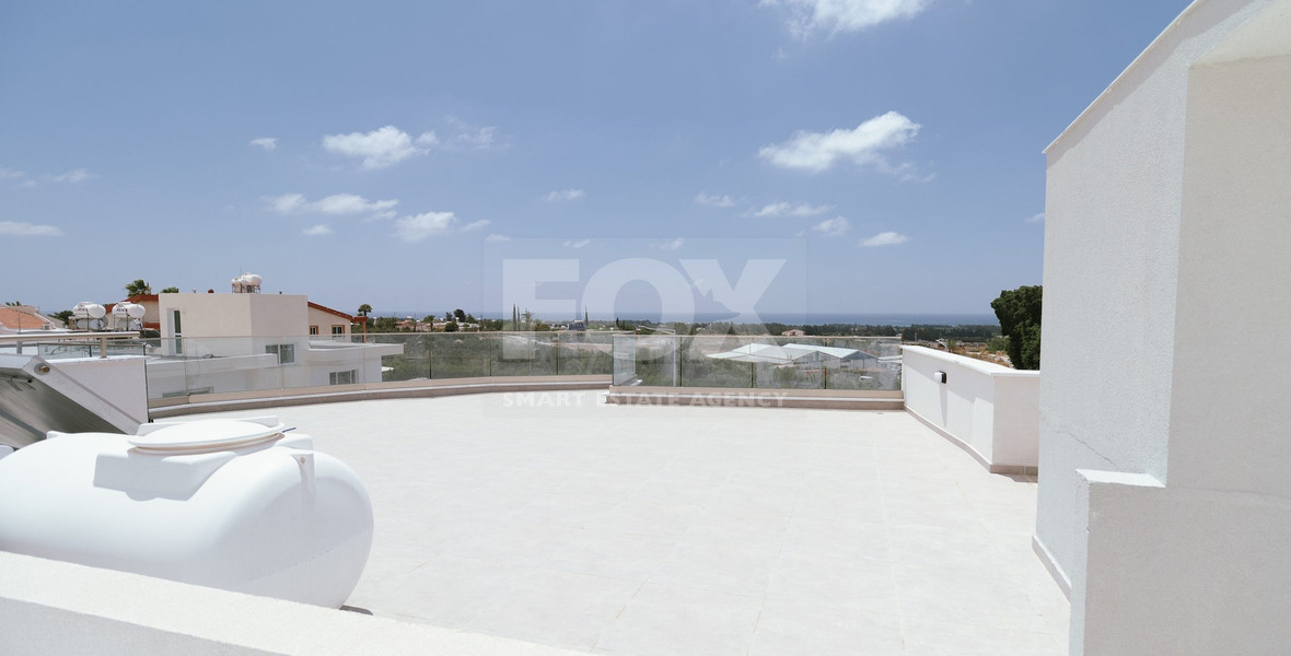 Three bedroom apartment for sale  in Geroskipou with roof garden