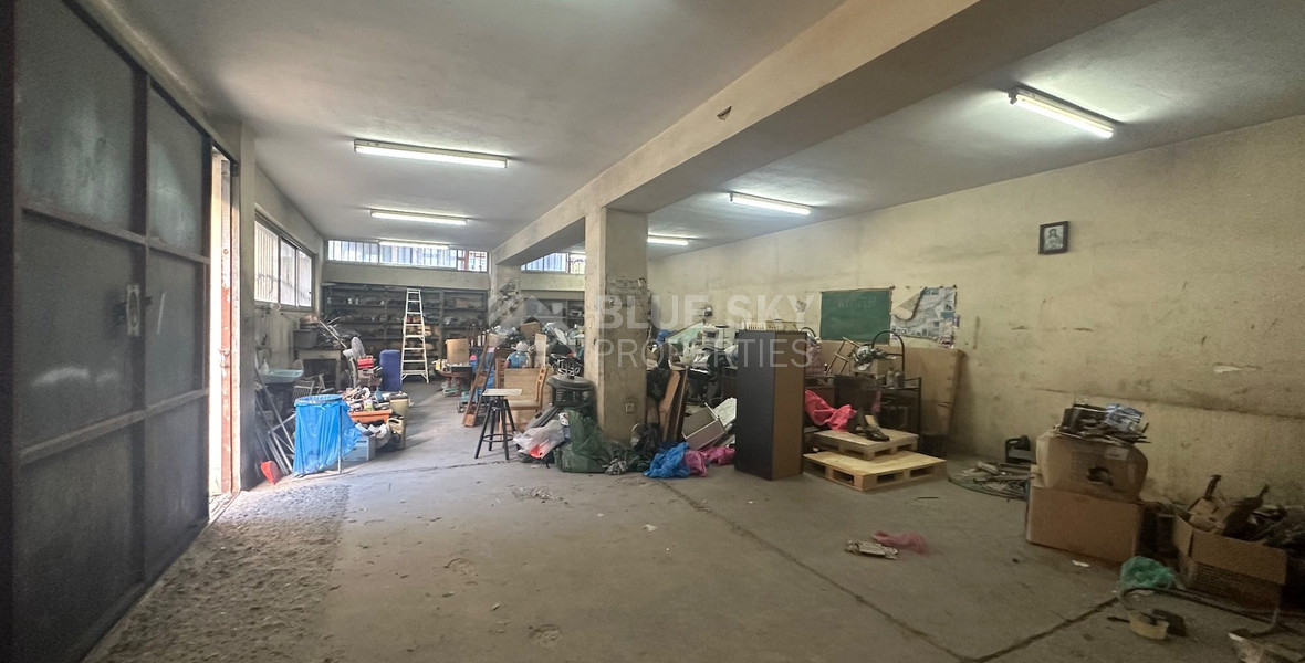 Old Building on a large plot in Agios Nikolaos