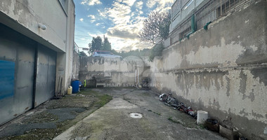 Old Building on a large plot in Agios Nikolaos