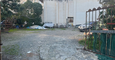 Old Building on a large plot in Agios Nikolaos