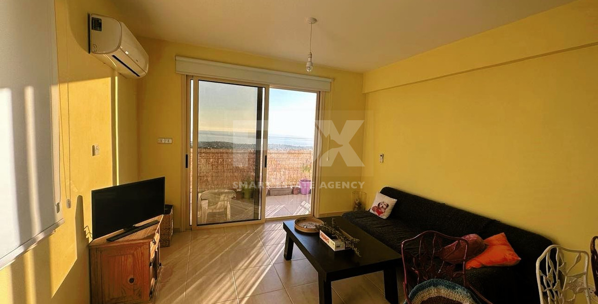 Stunning 2 bedroom apartment with unobstructed Sea views!