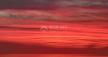 Stunning 2 bedroom apartment with unobstructed Sea views!