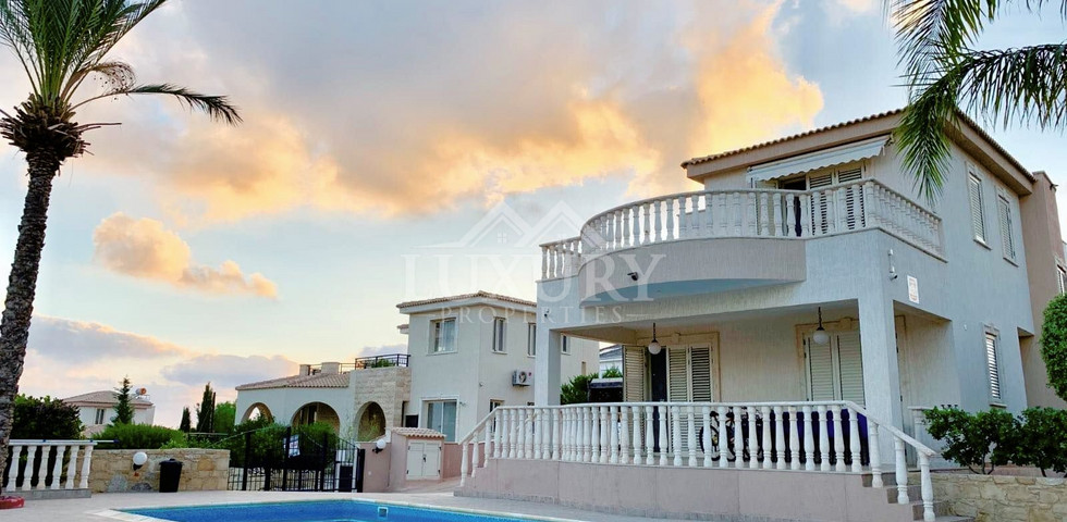 Four bedroom Villa with Sea Views .