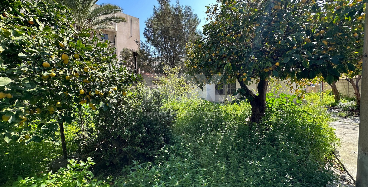 PLOT WITH TWO STOREY BUILDING ON IN THE HEART OF AGIA ZONI