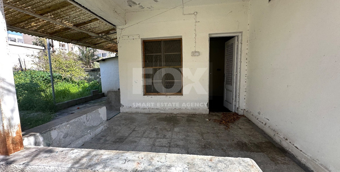 PLOT WITH TWO STOREY BUILDING ON IN THE HEART OF AGIA ZONI