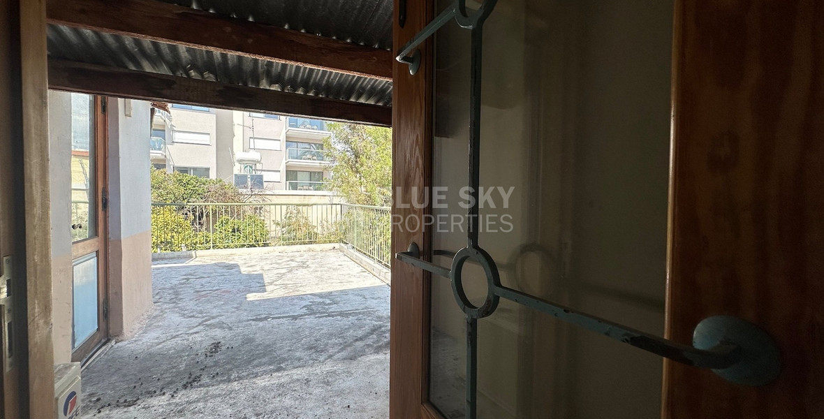 PLOT WITH TWO STOREY BUILDING ON IN THE HEART OF AGIA ZONI