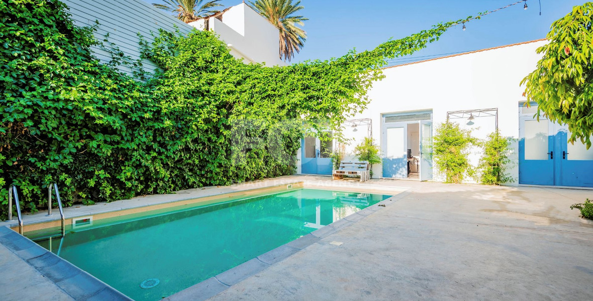 Building for sale near historical center in Limassol