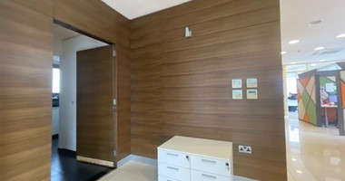 LUXURY BUILDING FOR SALE ON SPYROU KYPRIANOU AVENUE-MESA GEITONIA