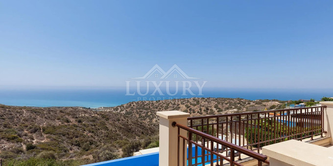 Luxury  four Bedroom Villa with Panoramic Mediterranean Views at Aphrodite Hills for sale