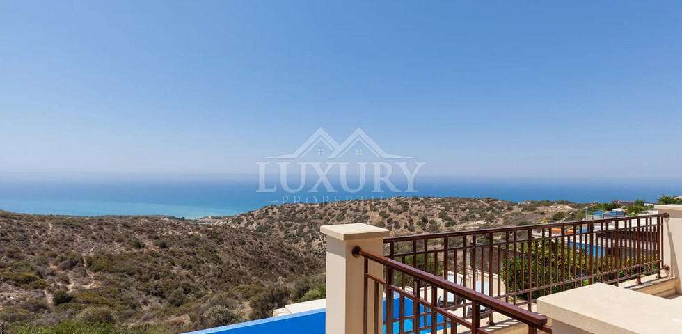Luxury  four Bedroom Villa with Panoramic Mediterranean Views at Aphrodite Hills for sale