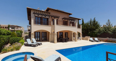 Luxury  four Bedroom Villa with Panoramic Mediterranean Views at Aphrodite Hills for sale