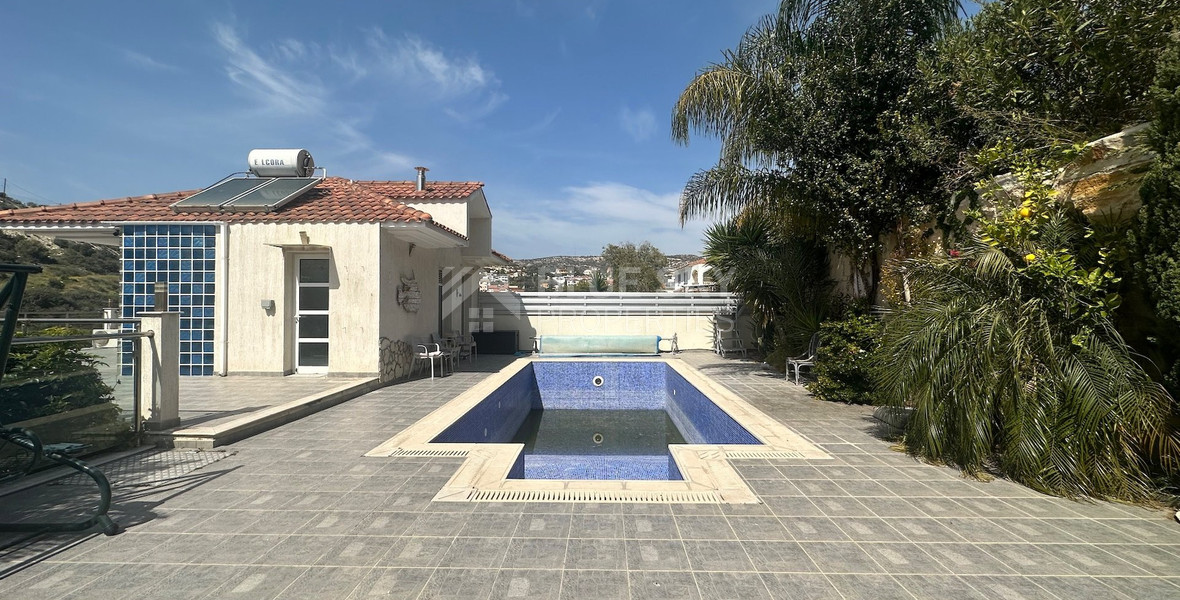 Detached 4 bedroom house in the quiet residential location of Agios Tychonas.