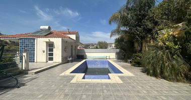 Detached 4 bedroom house in the quiet residential location of Agios Tychonas.