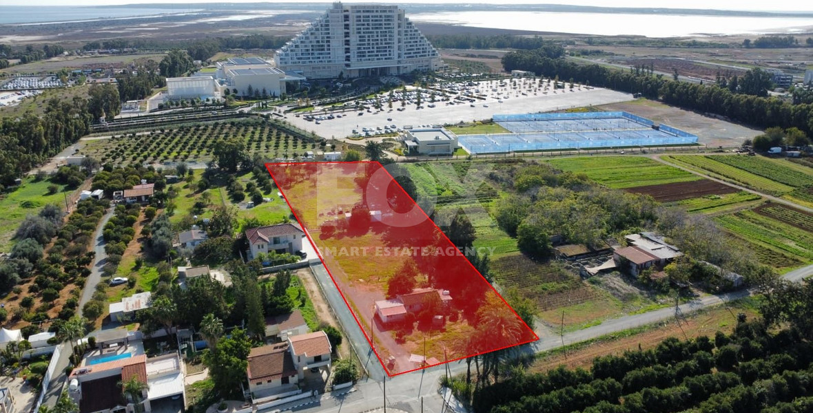 Prime Land for sale right behind City of Dreams & My Mall