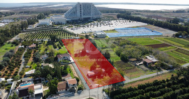 Prime Land for sale right behind City of Dreams & My Mall