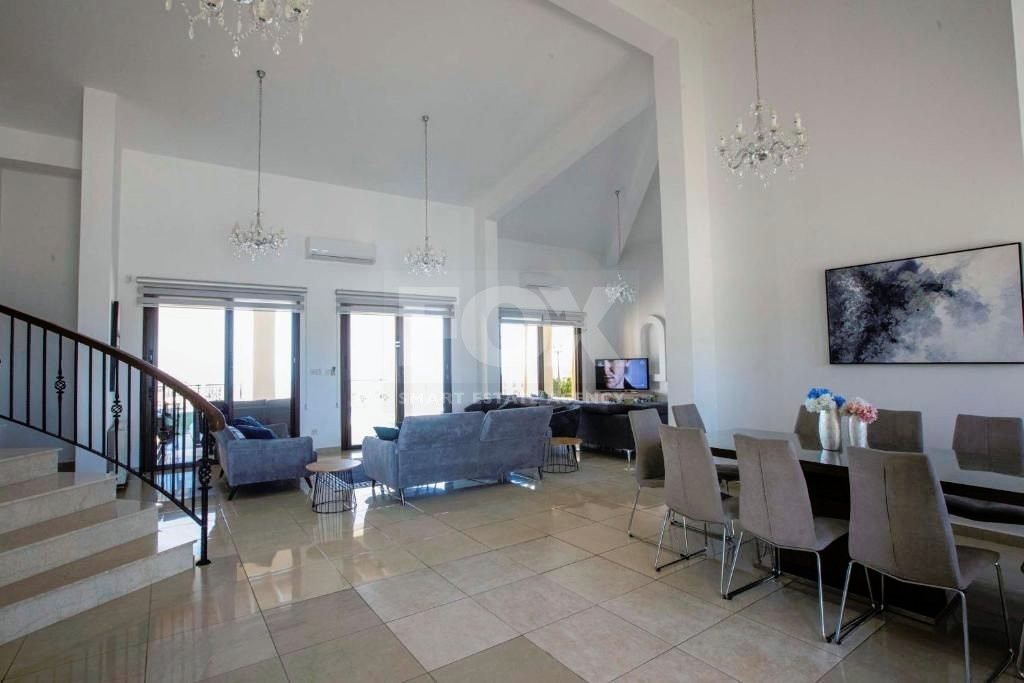 Luxury Oasis : Your Dream Villa in Paphos!