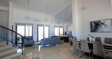 Luxury Oasis : Your Dream Villa in Paphos!