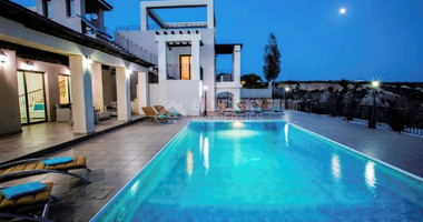 Luxury Oasis : Your Dream Villa in Paphos!