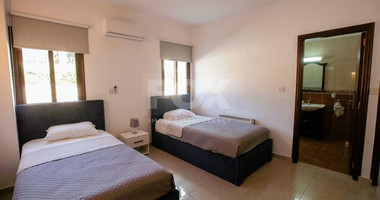 Luxury Oasis : Your Dream Villa in Paphos!