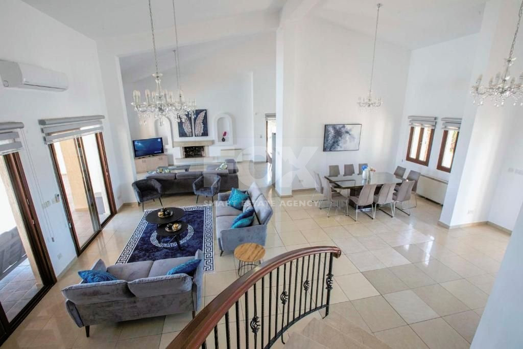Luxury Oasis : Your Dream Villa in Paphos!