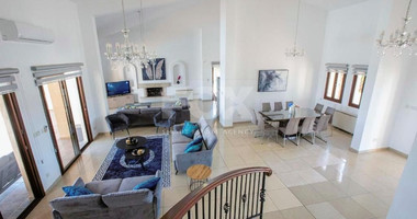 Luxury Oasis : Your Dream Villa in Paphos!