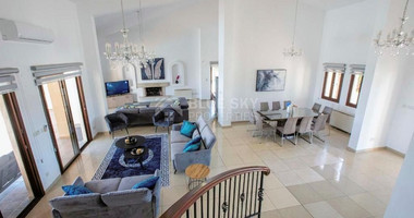 Luxury Oasis : Your Dream Villa in Paphos!