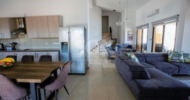 Luxury Oasis : Your Dream Villa in Paphos!