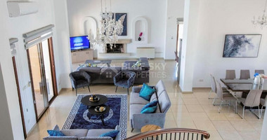 Luxury Oasis : Your Dream Villa in Paphos!