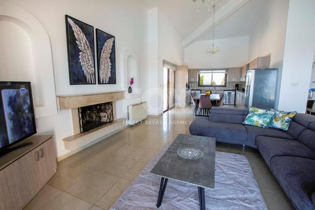 Luxury Oasis : Your Dream Villa in Paphos!