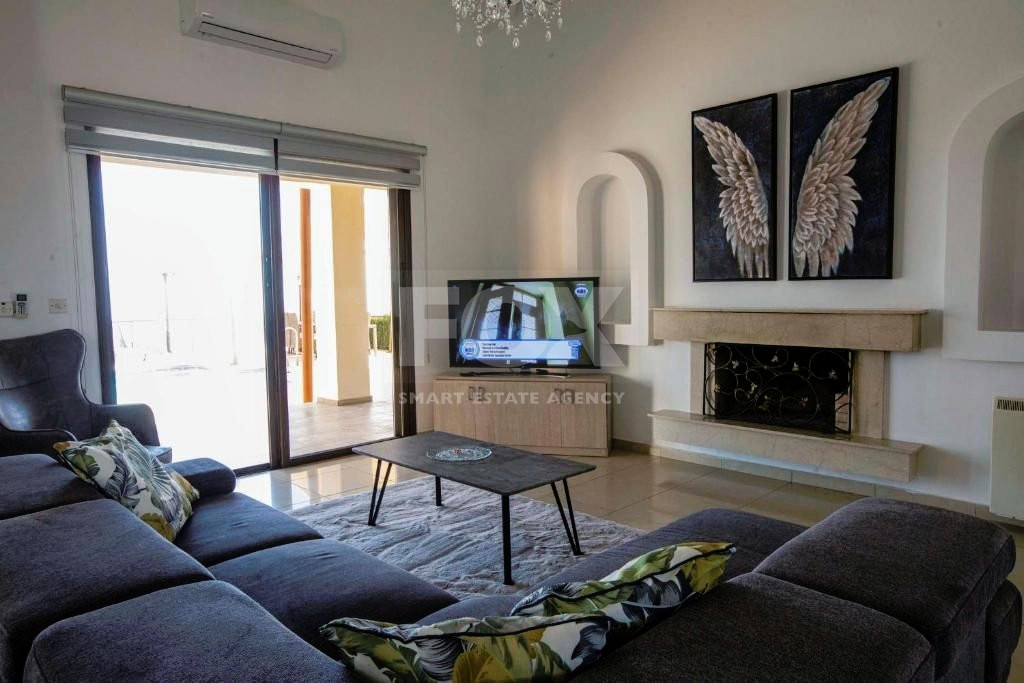 Luxury Oasis : Your Dream Villa in Paphos!