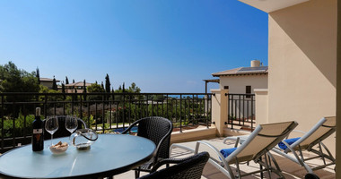 Luxury two bedroom apartment in Aphrodite Hills , Koukla , Paphos