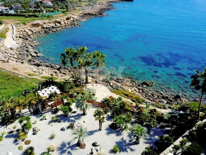 AMAZING SEA FRONT FIVE-BEDROOM LUXURY VILLA WITH BREATHTAKING VIEWS