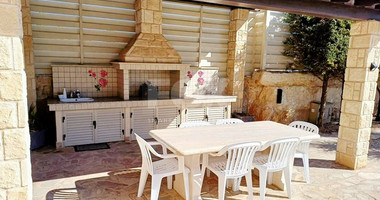 AMAZING SEA FRONT FIVE-BEDROOM LUXURY VILLA WITH BREATHTAKING VIEWS