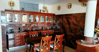 AMAZING SEA FRONT FIVE-BEDROOM LUXURY VILLA WITH BREATHTAKING VIEWS