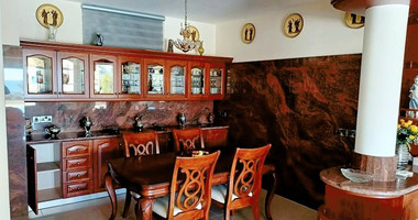 AMAZING SEA FRONT FIVE-BEDROOM LUXURY VILLA WITH BREATHTAKING VIEWS