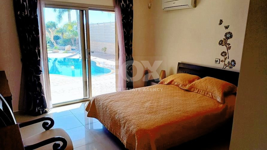 AMAZING SEA FRONT FIVE-BEDROOM LUXURY VILLA WITH BREATHTAKING VIEWS